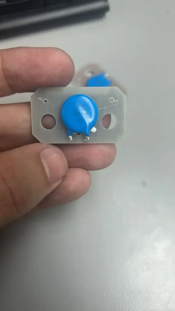VARISTOR ON002134-1-88882-88-A1 (PARA KIT RETIFICADOR)
